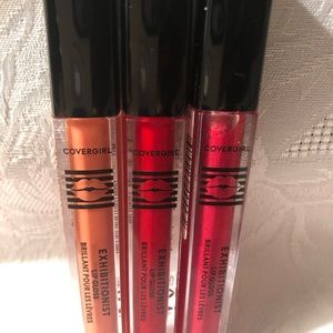 CoverGirl Exhibitionist Lip Gloss